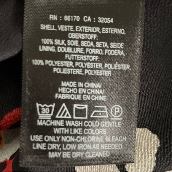 Anthropologie HD in Paris SZ 8 Moonset 100% Silk Asymmetrical Hem Paisley Top - Picture 9 of 10